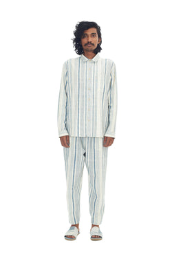 Ungendered Light Indigo Organic Cotton Spread Collar Shirt In Yarn-Dyed Indigo Stripes