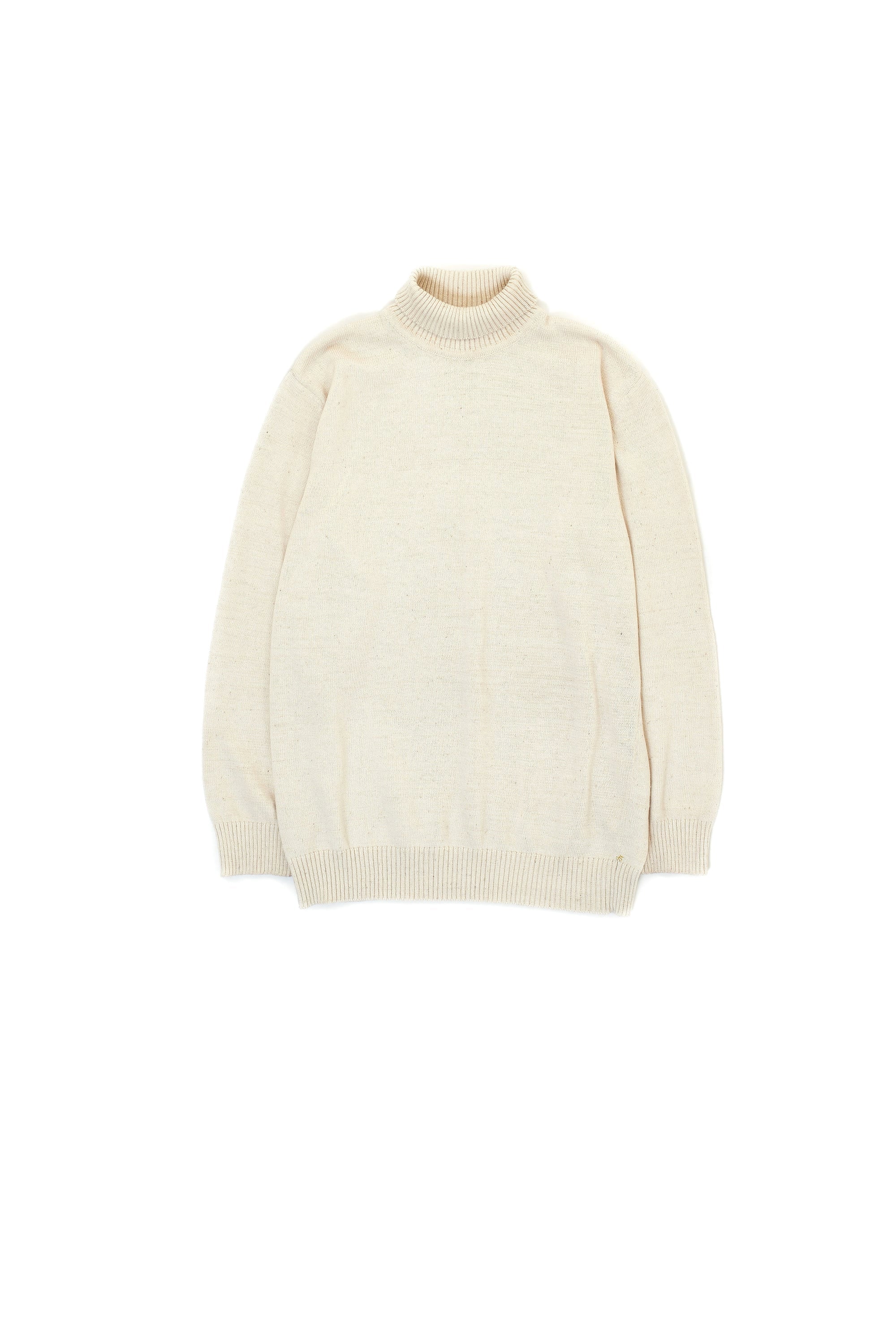 UNDYED TURTLENECK SWEATER