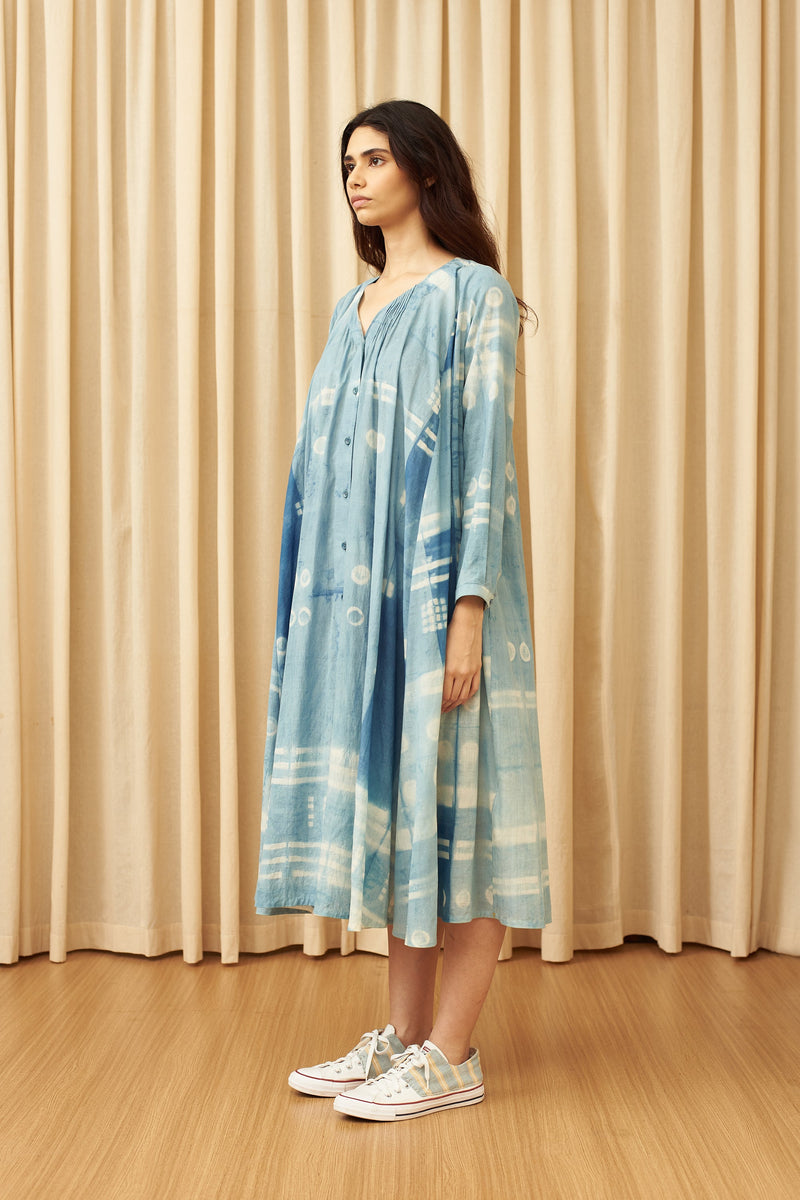 INDIGO STATEMENT CLAMP DYED SUMMER DRESS