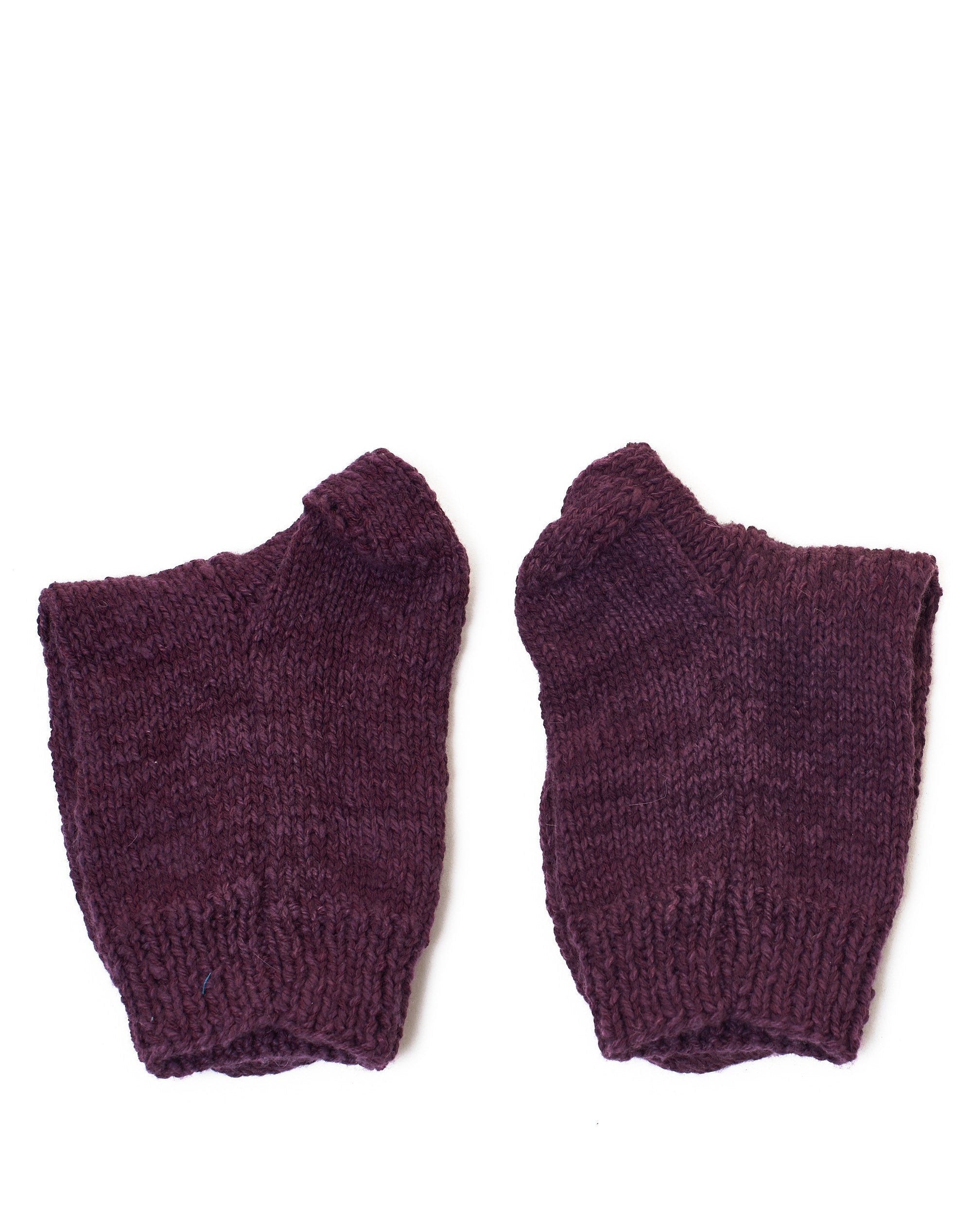 HAND-KNITTED PAIR OF SOCKS DYED IN PURPLE RED